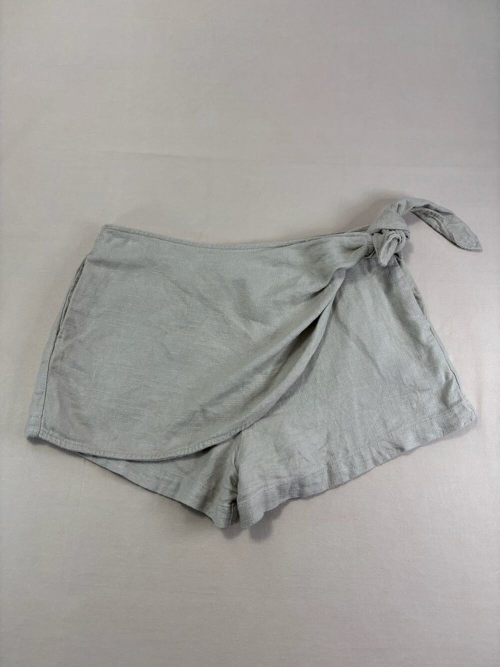 Anthropologie Light Khaki Linen Blend Boho Chic Tie-Wrap Skort Size 12 Petite